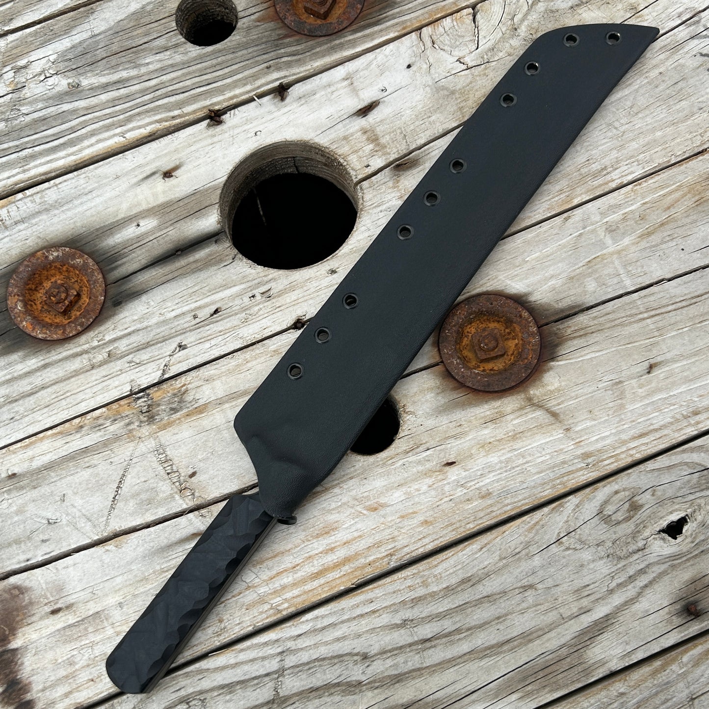 Large knife/short sword in kydex sheath