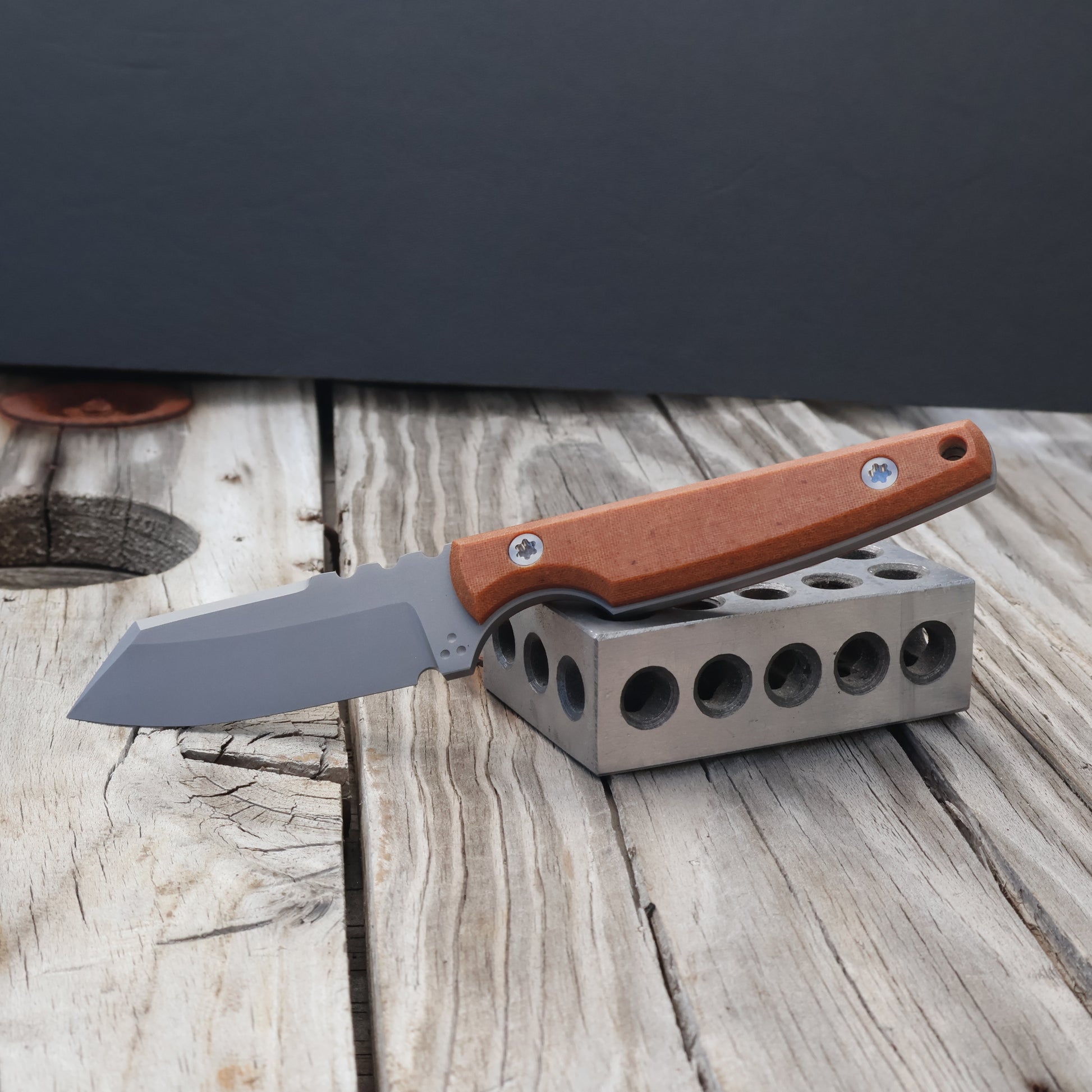 fixed blade knife with natural canvas micarta handle scales