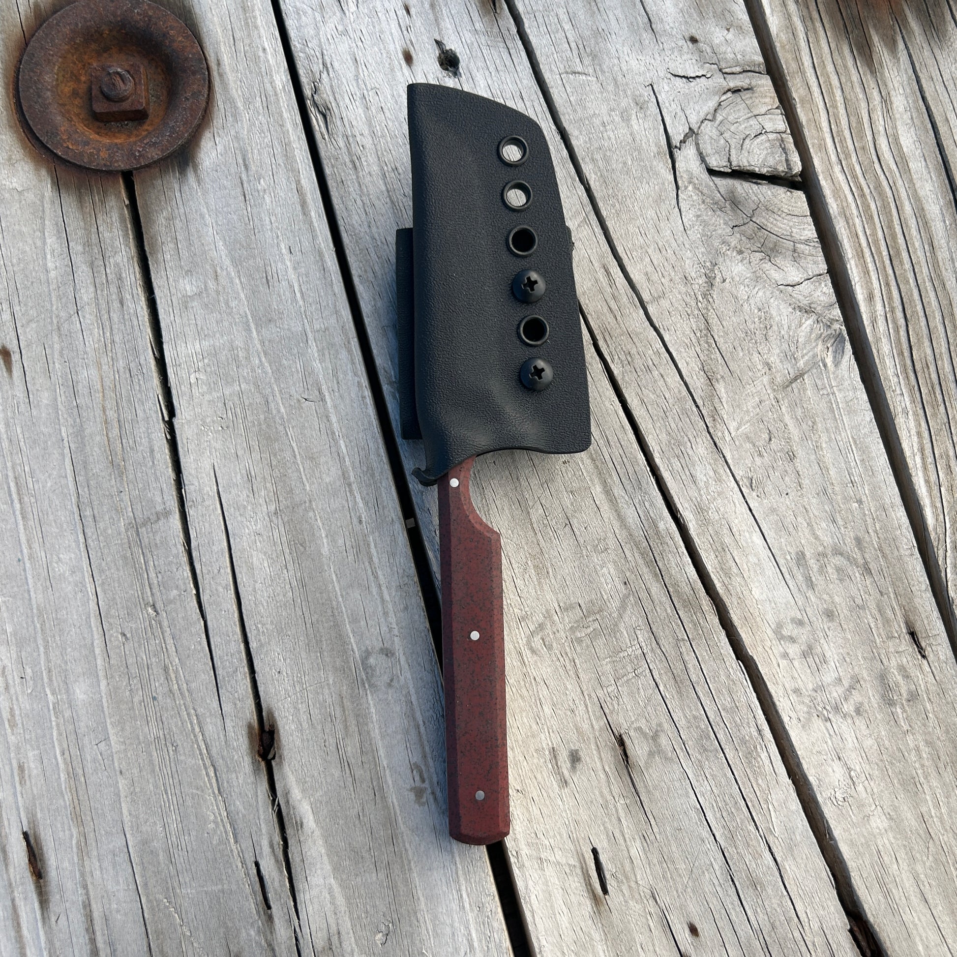 Knife in kydex sheath 